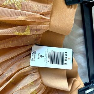 Torrid gold star sparkle holiday skirt.  Never worn, tags attached.